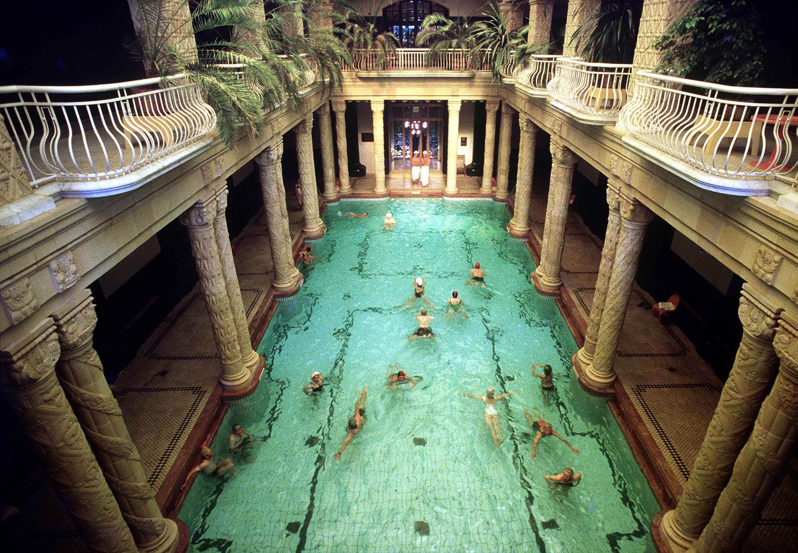Thermal baths. Бани Геллерт Будапешт. Отель Геллерт Будапешт купальни. Будапешт термы. Бани Геллерт (Будапешт, Венгрия).